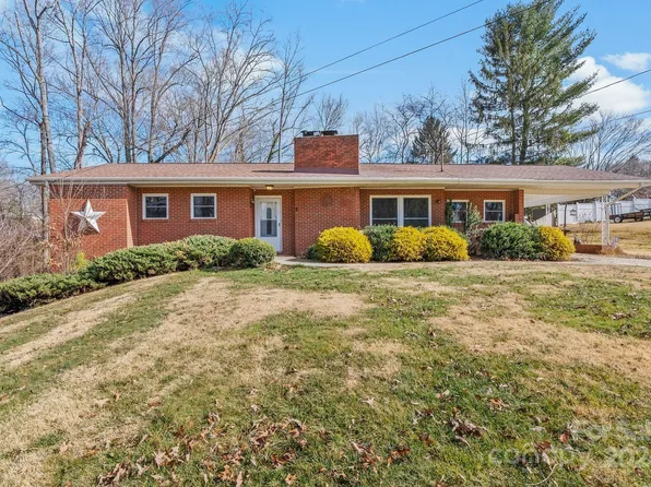6 Liberty Cir, Candler, NC 28715