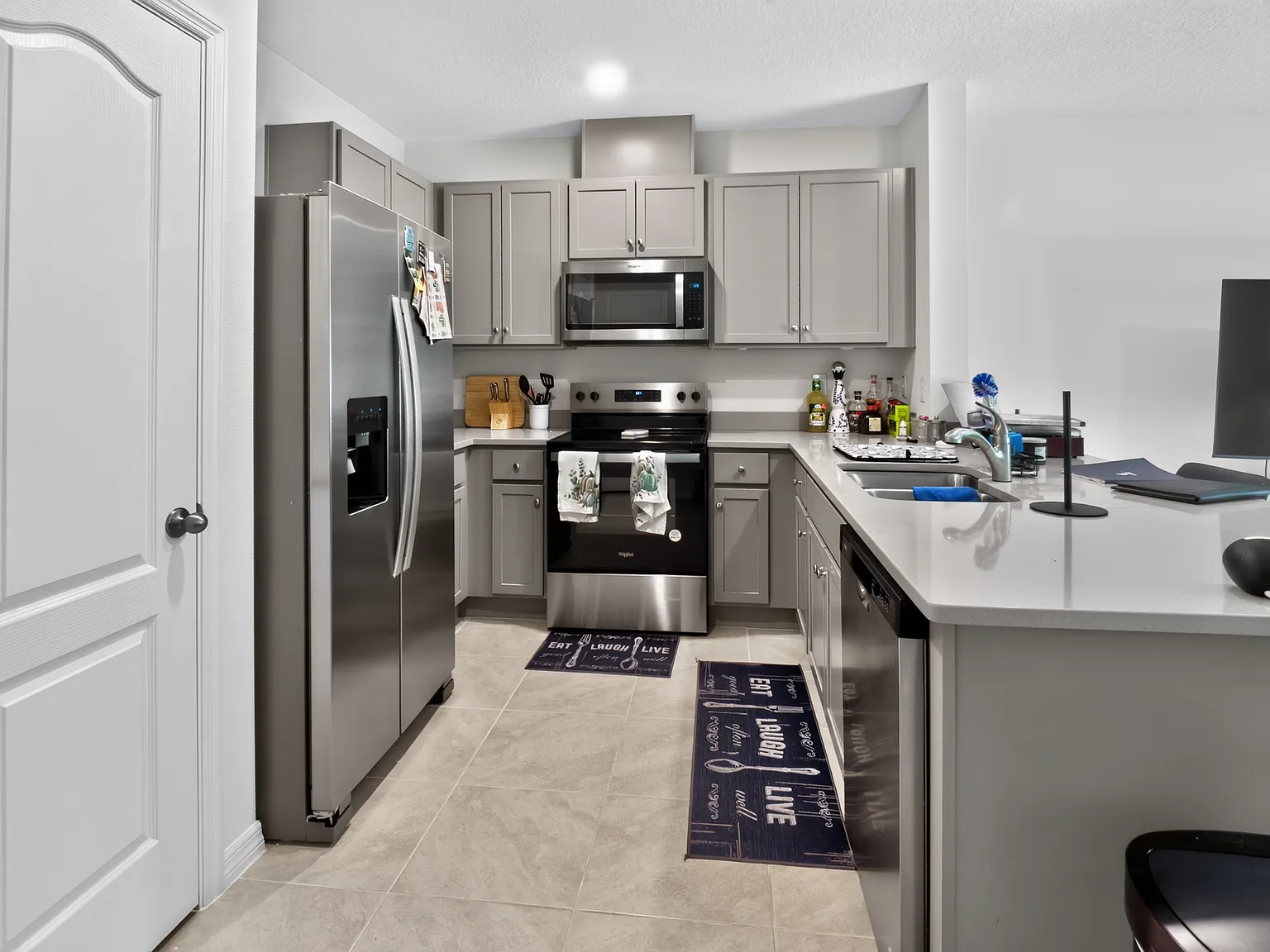 3 bed, 1463 sqft, $1,799 — Photo 4