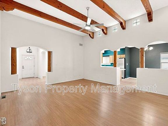 5th image of 10139 Arroyo Crest Dr NW