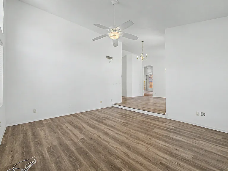3103 N Meadow Ln — Photo 9