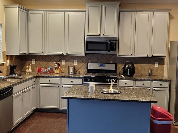 4th image of 3010 Duke Dr