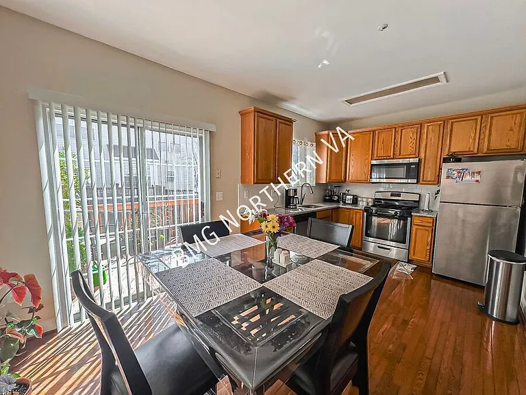 110 Cahill Dr — Photo 8