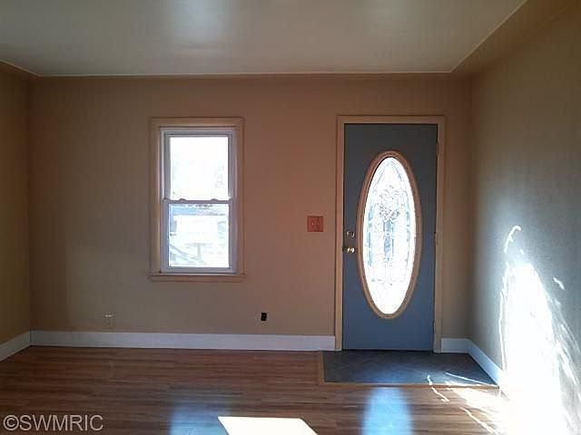 2nd image of 515 Mae Thy St SE