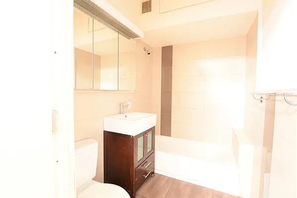 Rented by Clove Realty LLC | media 37