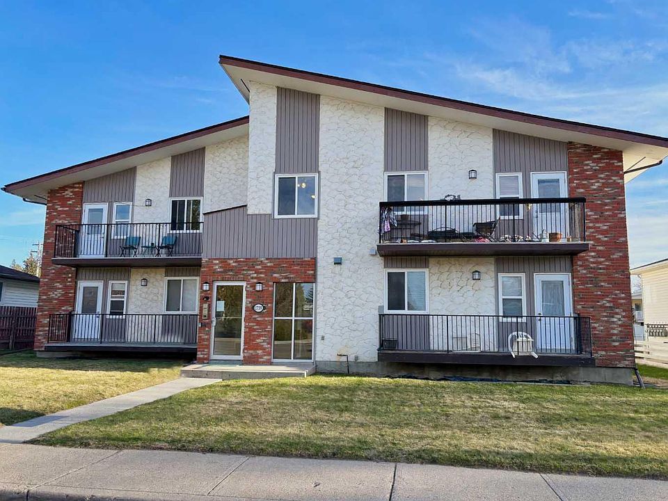 1st image of 1739 Saint Edwards Blvd N #9