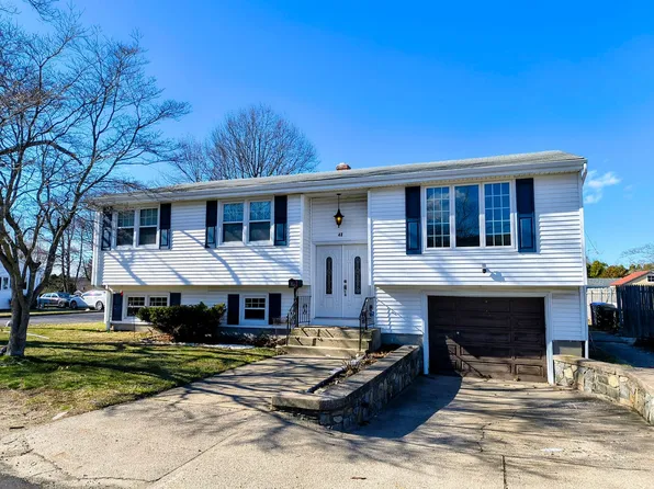48 Tiffany St, North Providence, RI 02904
