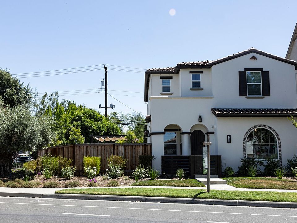 1st image of 3041 Crocker Dr