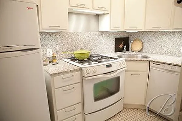 Sold by Bellmarc Realty | media 17