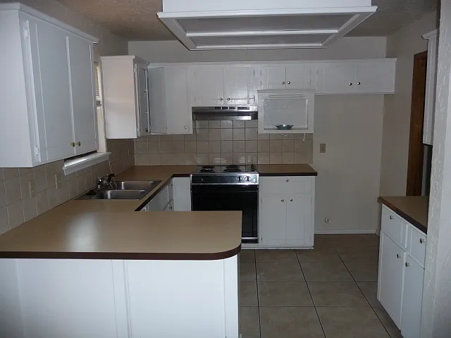 Close to Fort Sill, large laundry room — Photo 3