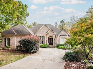 309 Hillandale Dr, Charlotte, NC 28270