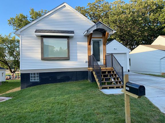 4th image of 20490 Poplar St