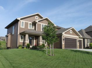 1717 NE Lashbrook Dr, Lees Summit, MO 64086