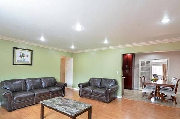 1st image of 904 Desert Isle Dr