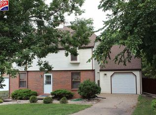 1847 Plymouth Rd, Manhattan, KS 66503