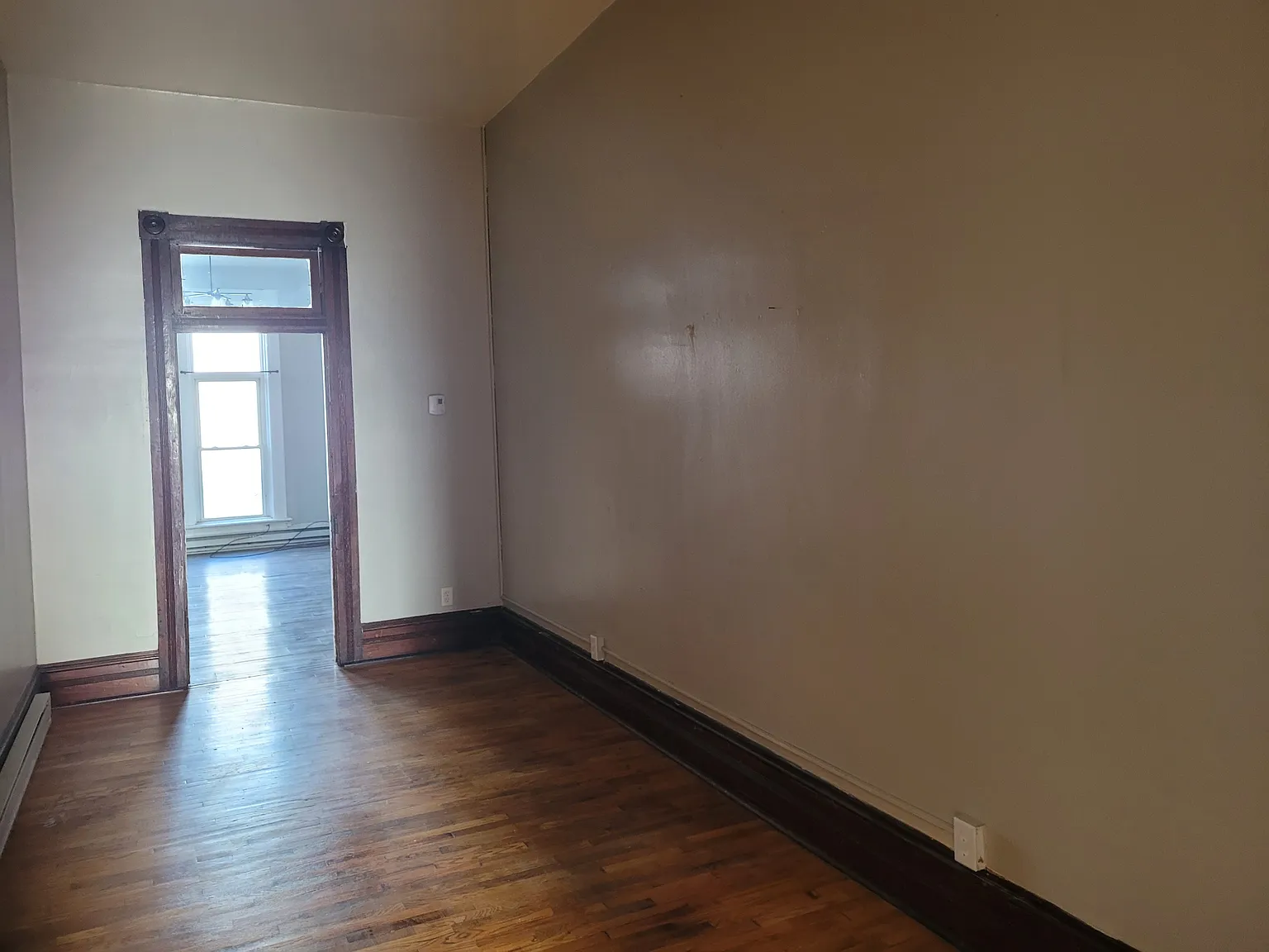 1 bed, 915 sqft, $750 — Photo 4