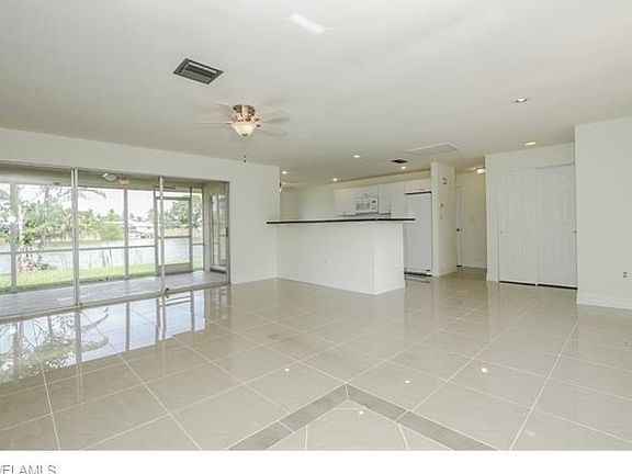 4th image of 15750 Lake Candlewood Dr
