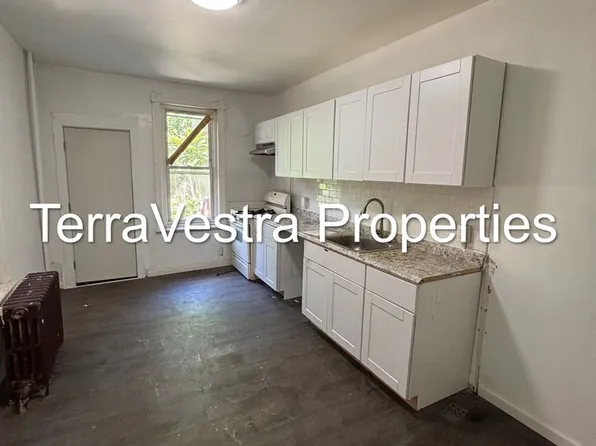 433 Viola St, Camden, NJ 08104