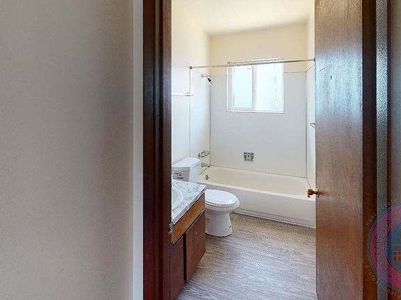 5th image of 3412-3422 SE 58th Ave