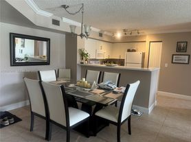 2091 Renaissance Blvd, Miramar, FL