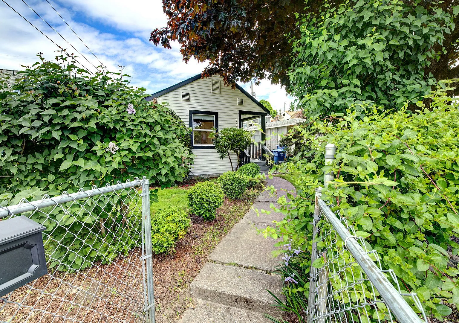 2Bd/1Ba Seattle Home — Photo 2