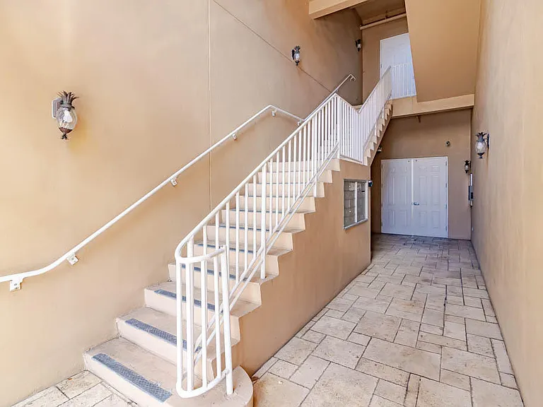 47 SW Osceola St #206 — Photo 38