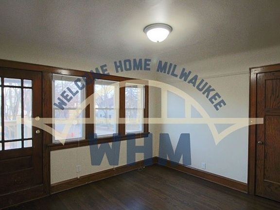 2nd image of 4506 W Auer Ave
