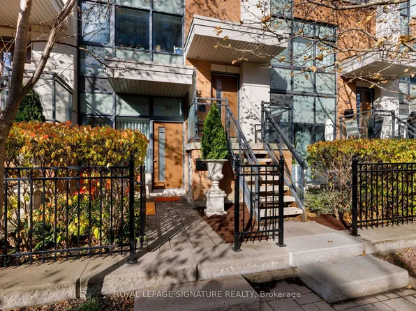 30 Cole St, Toronto, ON M5A 0A3