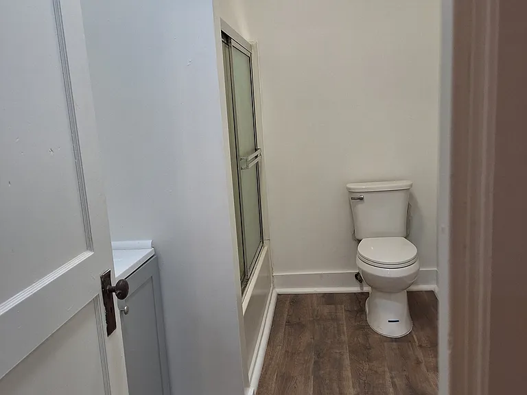 Apt 317 Bathroom