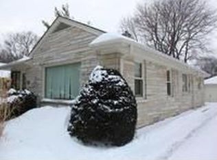 5455 N Milwaukee River Pkwy, Milwaukee, WI 53209