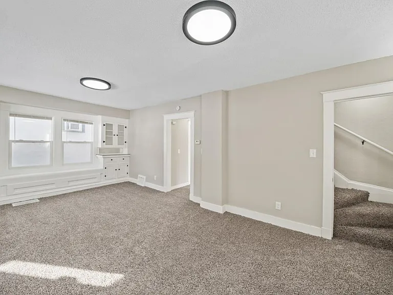 2713 Elmwood Ave — Photo 2