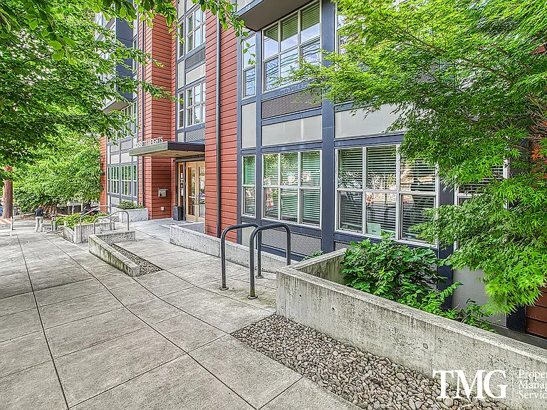 Corbett Heights Apartment Homes — Photo 4
