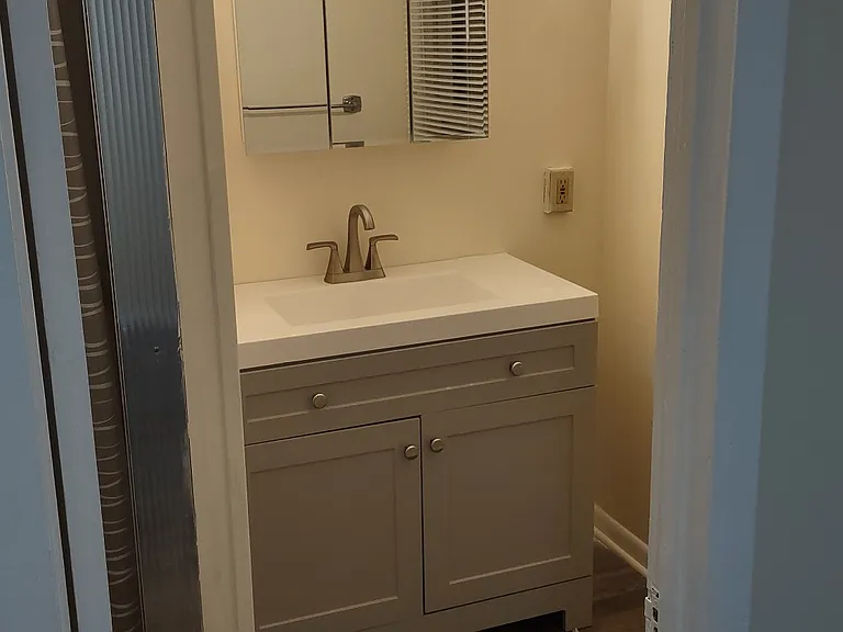 26-28 Union St #D — Photo 14