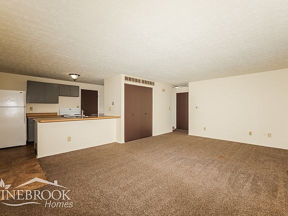 5th image of 8120 Mount Hood Dr