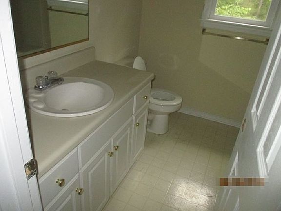 5th image of 8605 Lambay Ct