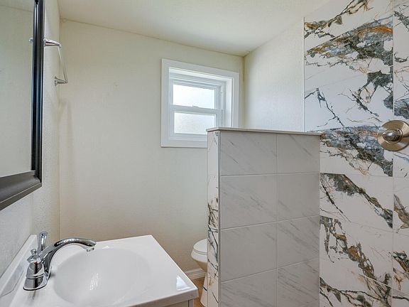 4th image of 259 Jefferson St APT 2