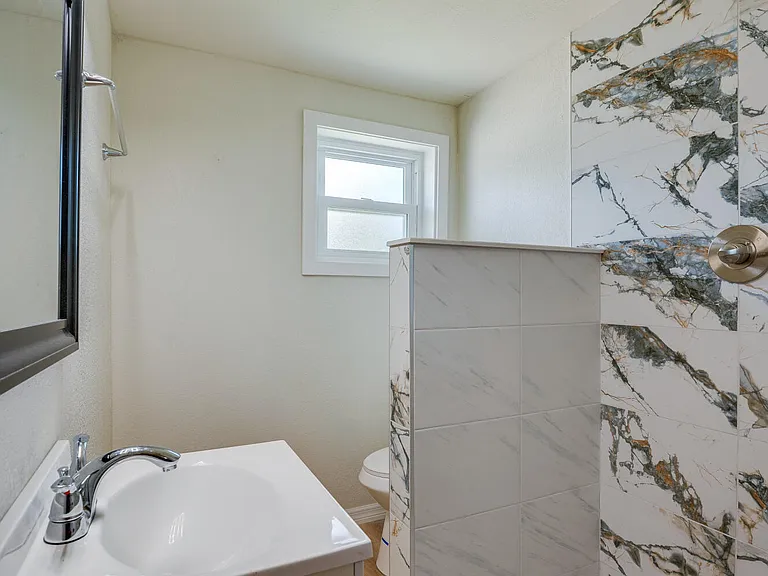 259 Jefferson St #2 — Photo 4