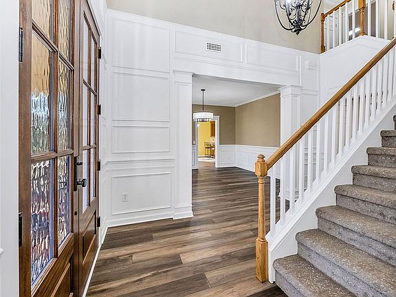 5th image of 900 Brown Ridge Rd