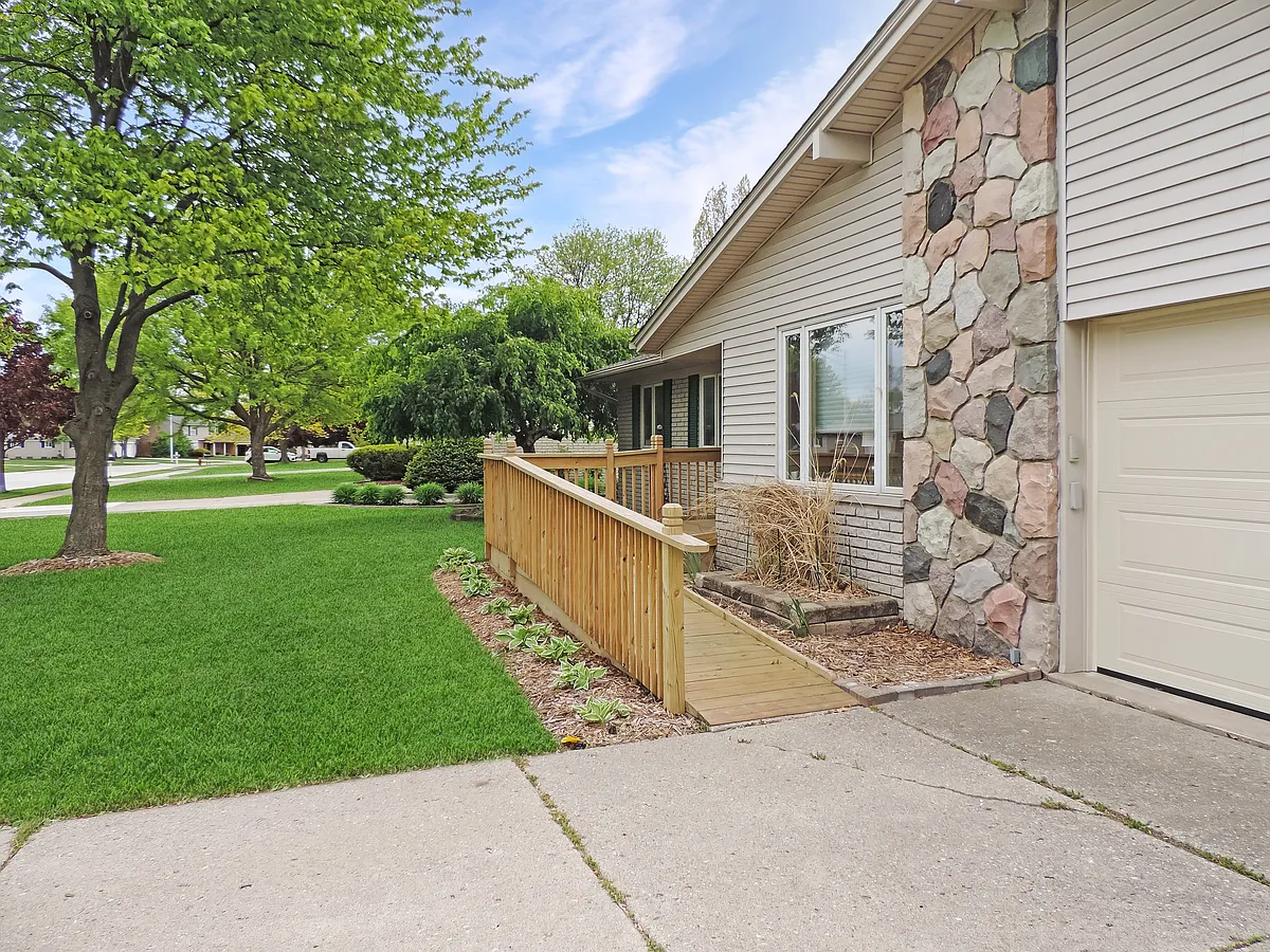 Building Photo - 37183 Vargo St