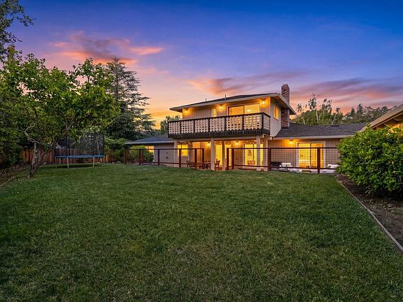 3rd image of 302 Carbonera Dr
