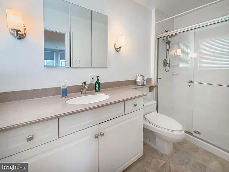 1168 Temple Dr — Photo 34