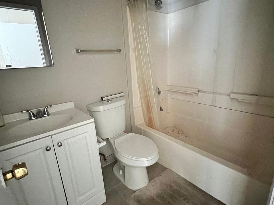 2nd image of 119 N Wellwood Ave APT 5