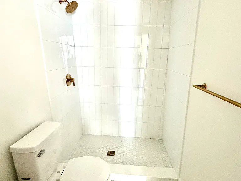 68 Lee St #B — Photo 21