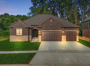 50798 Mistwood Dr, Macomb, MI 48042