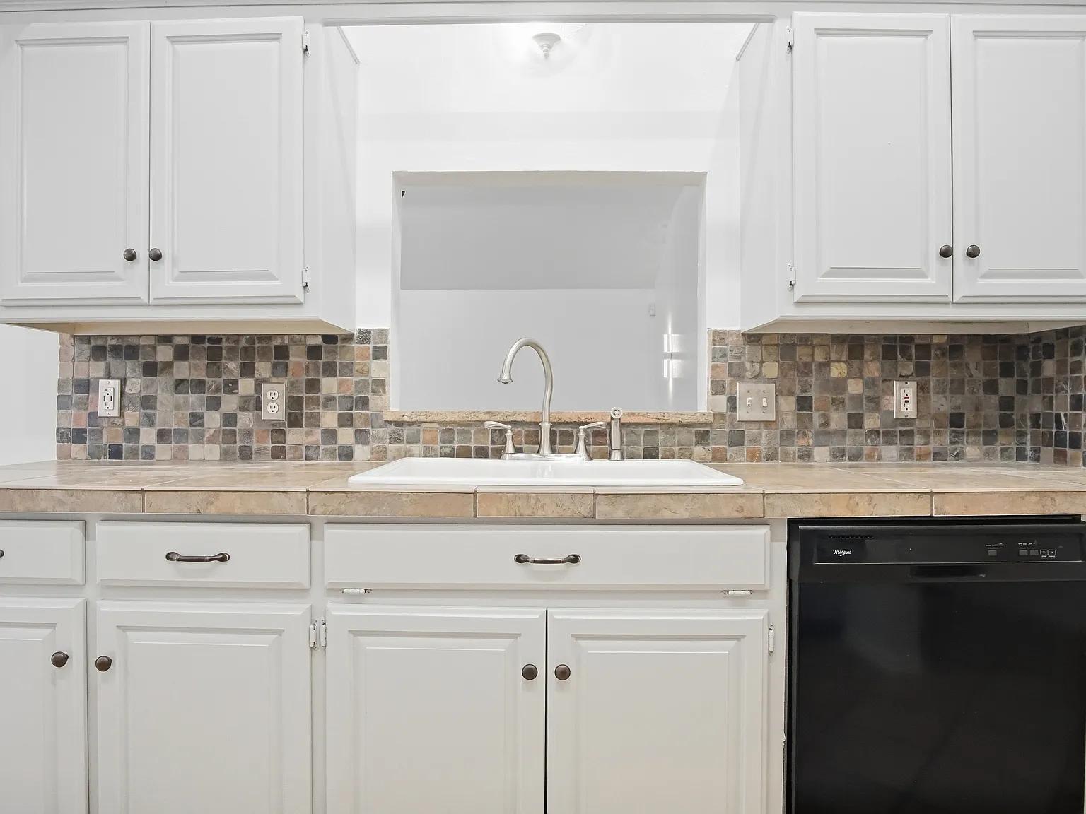 3 bed, 1563 sqft, $1,750 — Photo 4