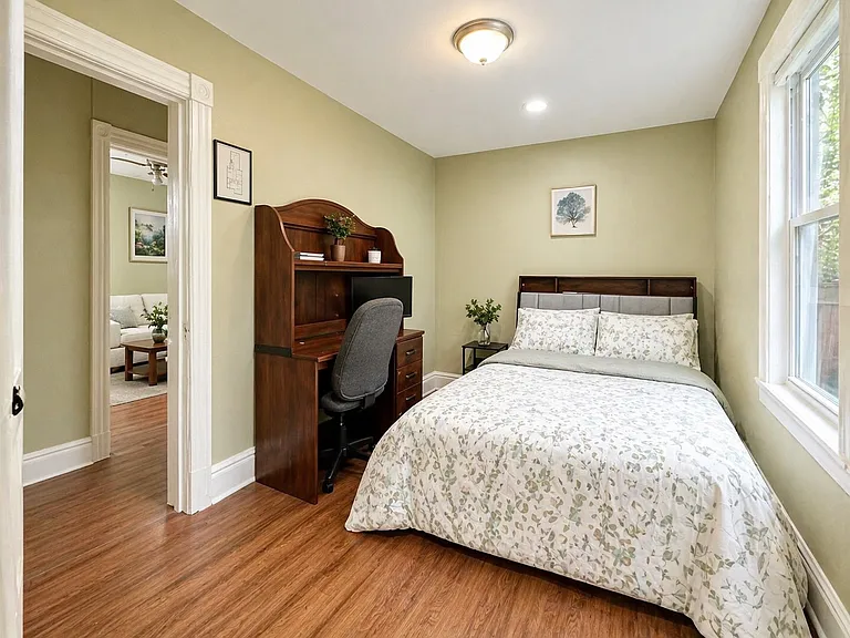 1817 Ontario Ave #2 — Photo 11