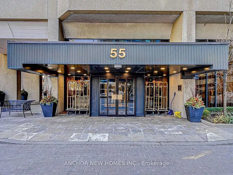 55 Harbour Sq #312 — Photo 7