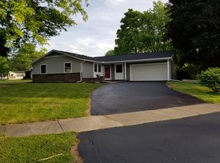 11 Cider Creek Cir, Rochester, NY 14616