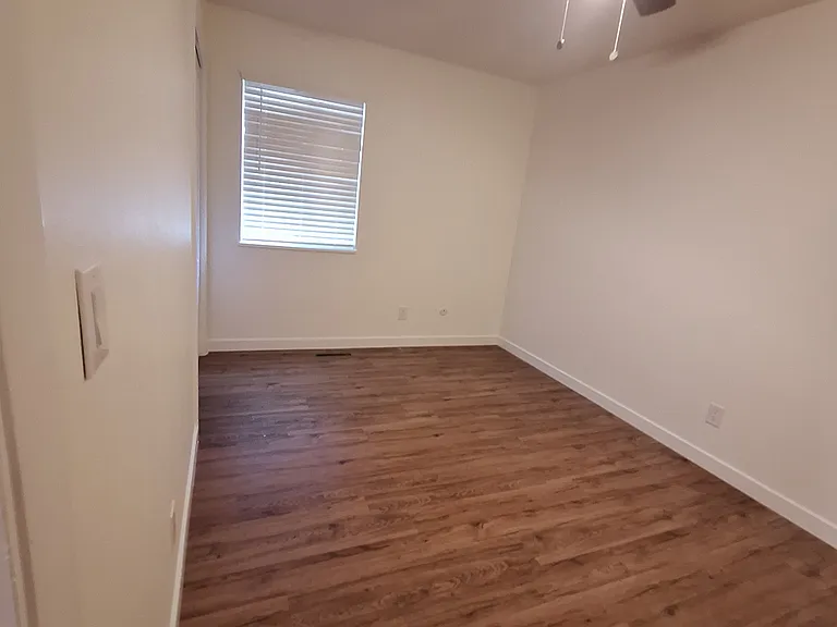 Stover Cir — Photo 16