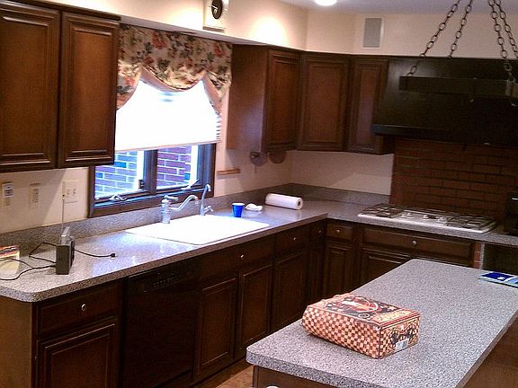 5th image of 23711 Riverview Dr