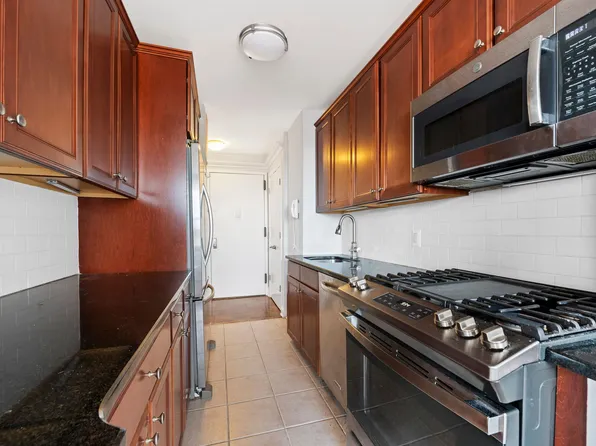 500 Central Avenue image 12 of 32